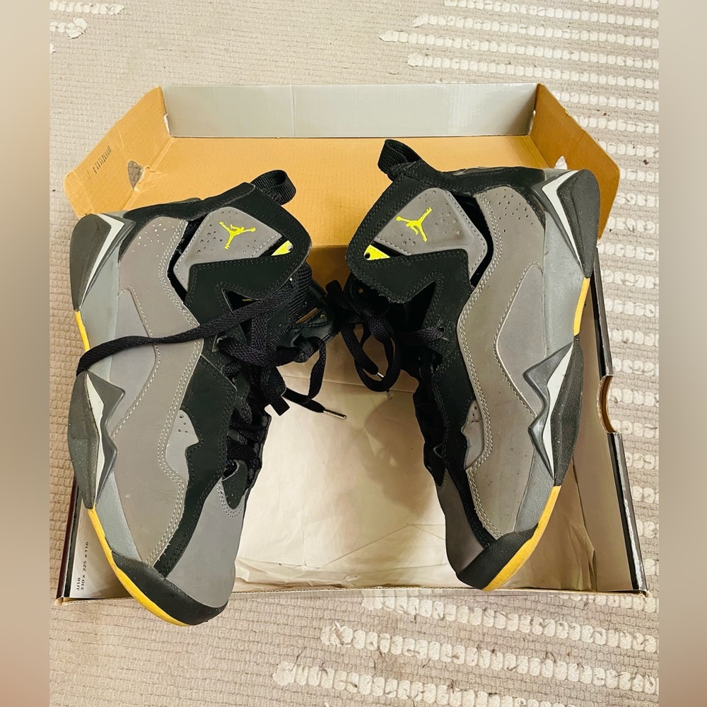 Jordan True Flight 5.5Y Black/Gray/Lime green